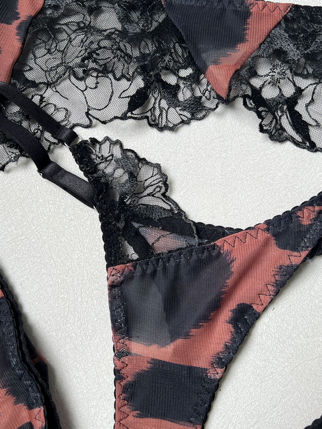Leopard Opera Garter Set image 8
