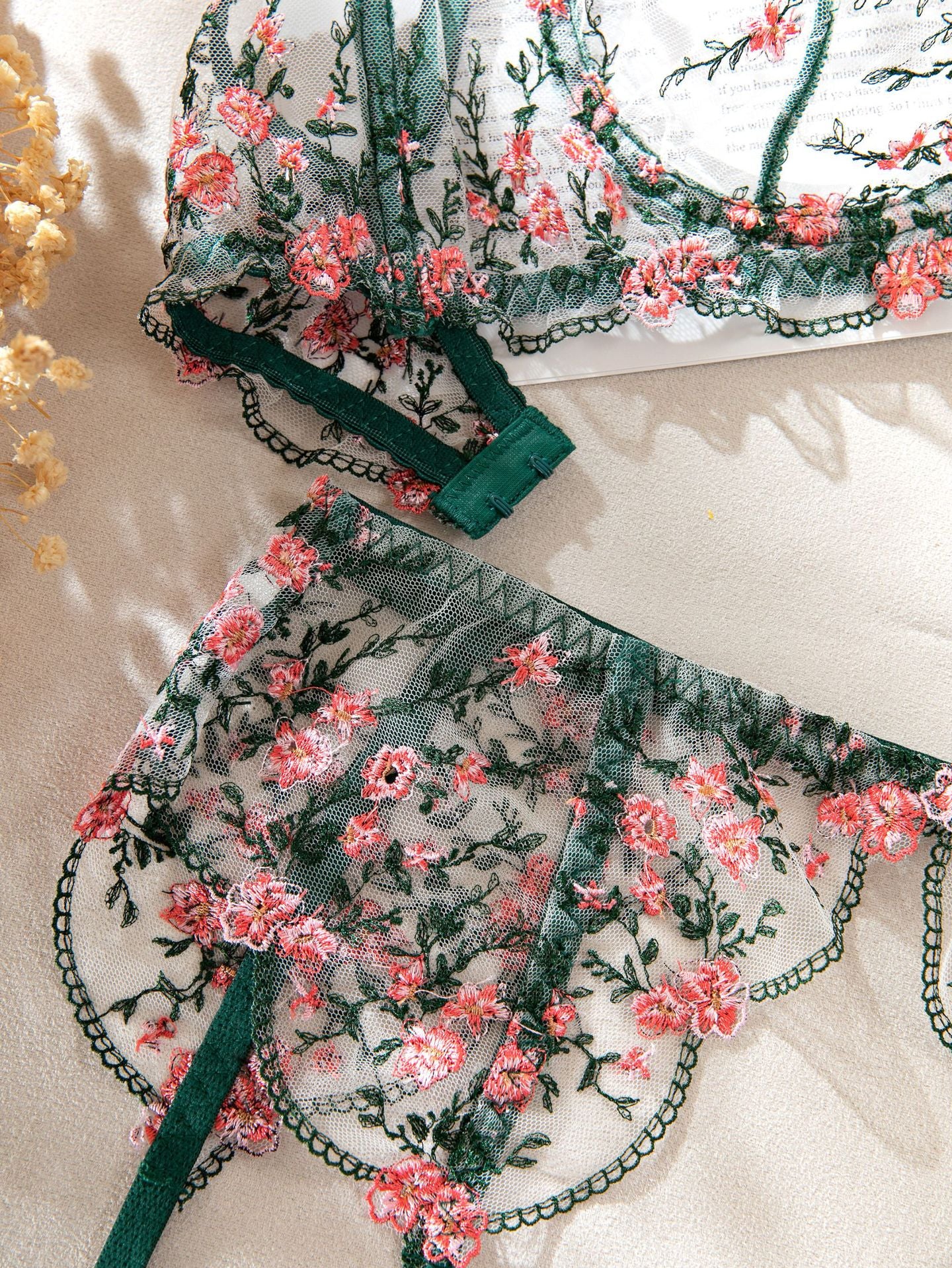 Jardin Secret Embroidered Set image 17