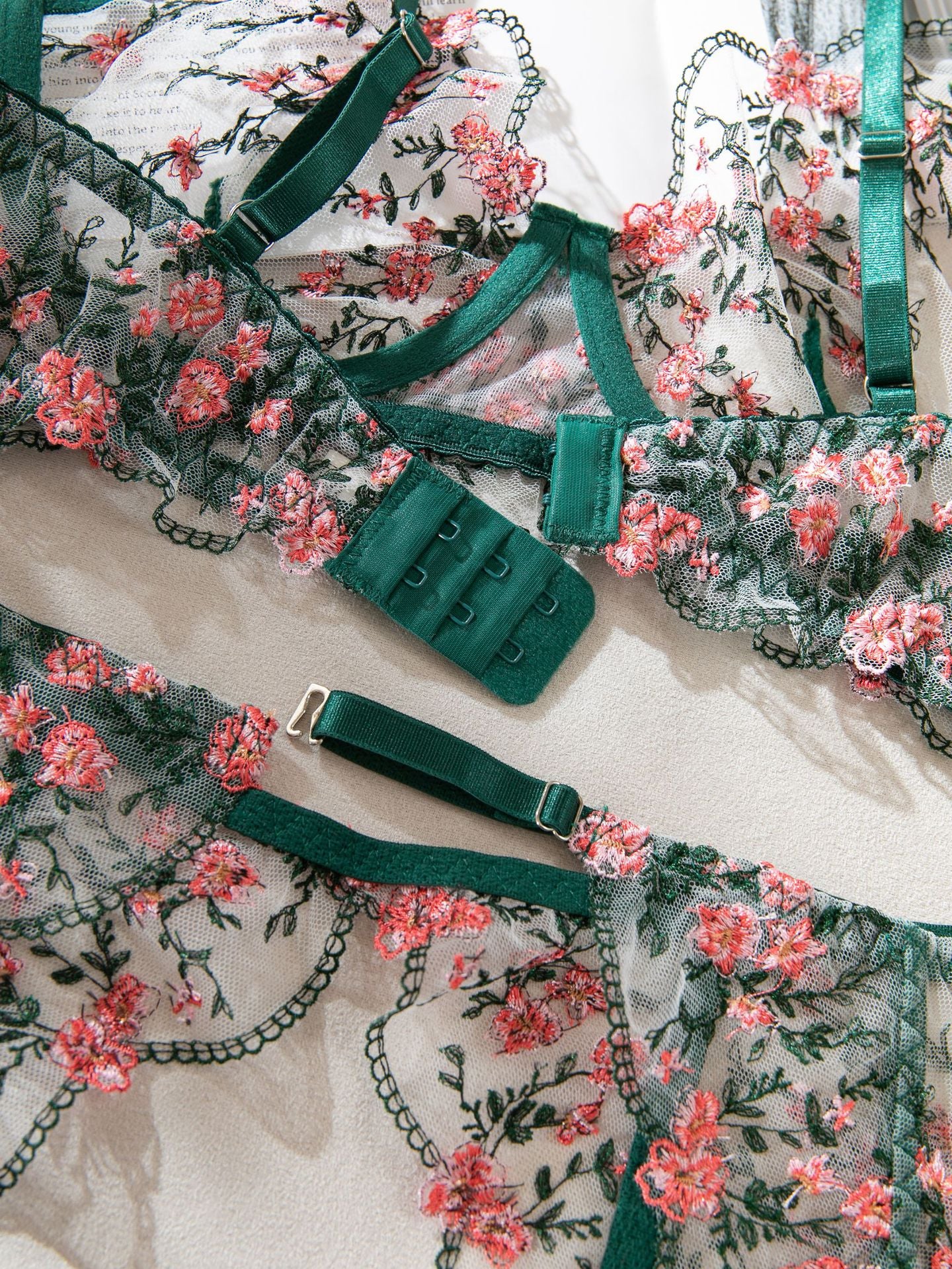 Jardin Secret Embroidered Set image 19